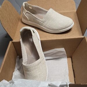 Clarks Women's Beige Slip-On Loafers
